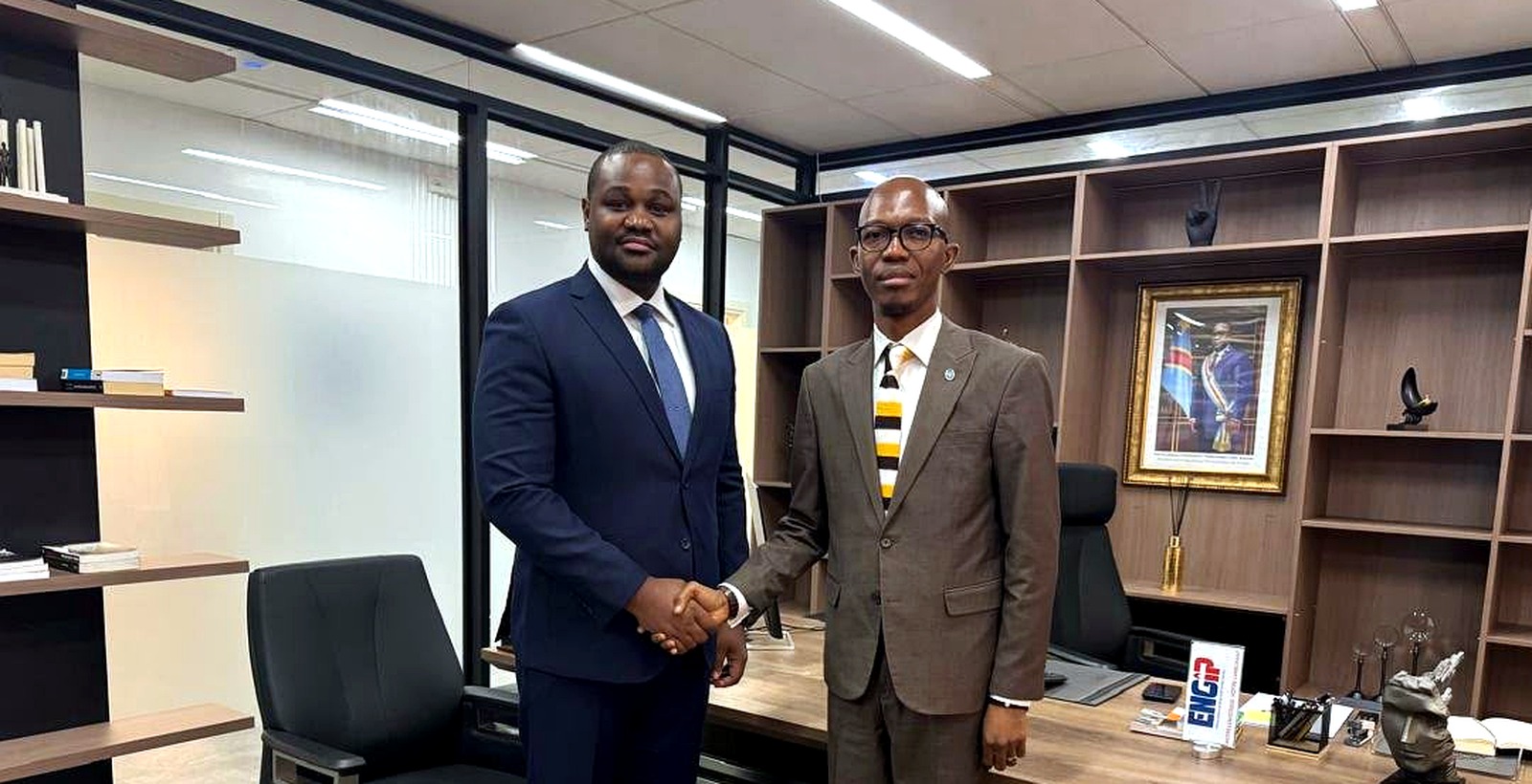 M. Dieudonné Tshibangu Tshibuabua, Administrateur Directeur Général d'AMICONGO SA, et M. Richard Beya Ilunga, Directeur Général d'ENGIP-RDC SA